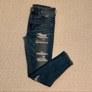 💛 • American Eagle Distressed Jegging • 💛